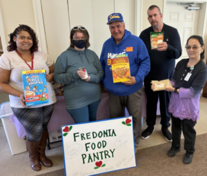 People donating food